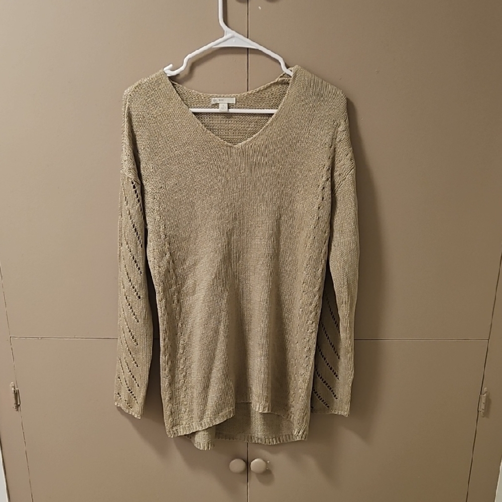 Cato V-Neck Sweater in Tan